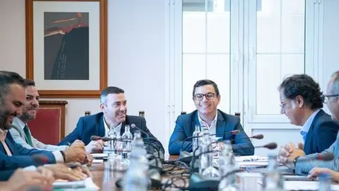 Pablo Rodríguez con Oswaldo Betancort en una visita que realizó al Cabildo de Lanzarote