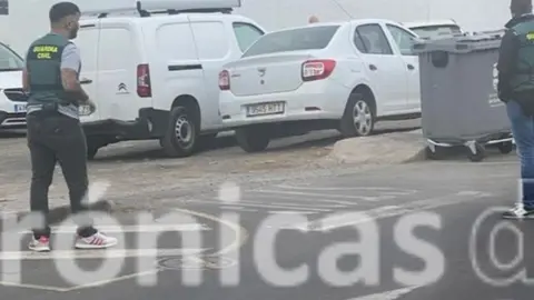 Agentes de la Guardia Civil en el lugar de los hechos.