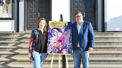 El alcalde de San Bartolomé el día que se presentó el cartel