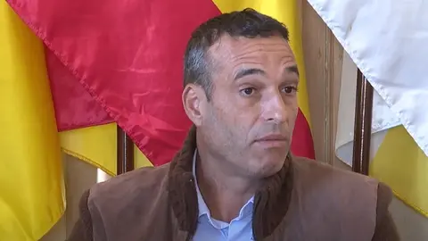 Alfredo Villalba en un pleno de  Haría.