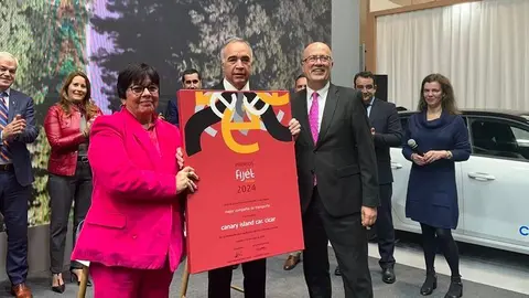 Momento de la entrega del Premio FIJET 2024 a CICAR.