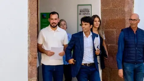 Marcos Bergaz junto a concejales PSOE en Teguise