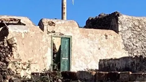 Vivienda restaurada por la artista Vanessa Alice.