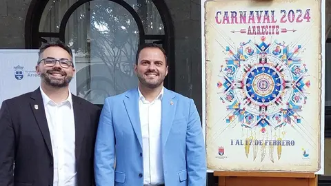 El alcalde de Arrecife y el concejal de Fiestas en la presentación del cartel.