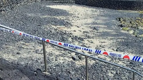 Vertidos en Playa Grande de Punta Mujeres (2)