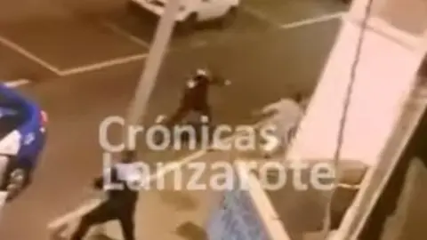 Imagen captada por el vecino el día que robó en la ibrería.