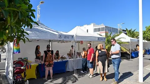 Mercado Artesanal Playa Honda.