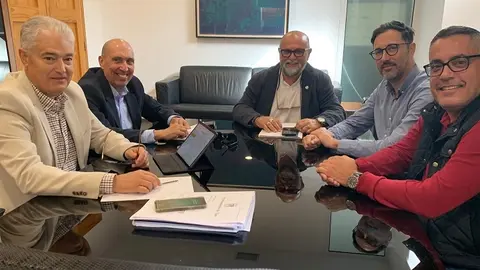 Reunión de Pedro Viera con representantes del grupo de gobierno de Tías.