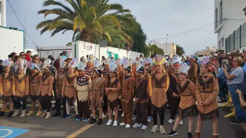 Los CEIP Capellanía y La Destila celebran su desfile de carnaval.