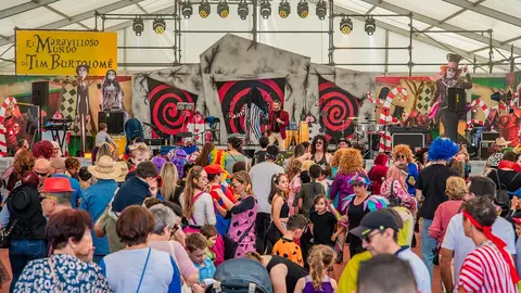Pepe Bevanevente actuando en el Carnaval de día de San Bartolomé.