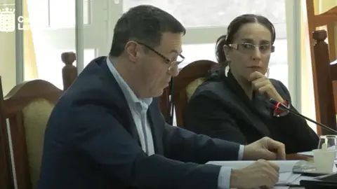 Óscar Pérez junto a Daisy Villalba durante la presentación de sus enmiendas a los presupuestos del Cabildo de Lanzarote.