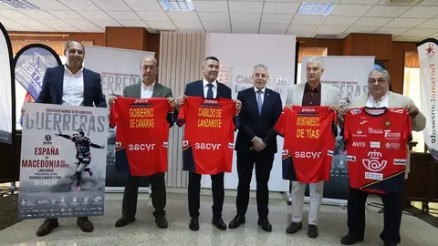 Presentación del partido de la selección nacional femenina de balonmano en Tías.