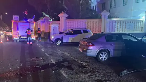 Imagen de la llegada de los bomberos al lugar del accidente