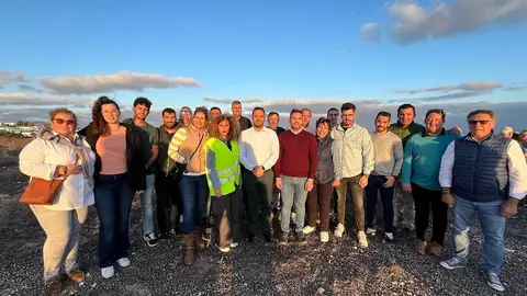 Representantesl del PP en la manifestación en contra de la construcción del centro de inmigrantes en Güime.