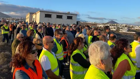Manifestantes durante la concentración realizada en los morros de Güime.