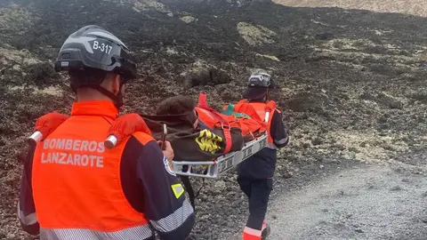 Imagen del momento del traslado del menor