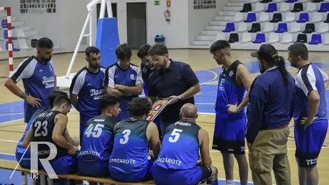 Imagen del equipo en un descanso