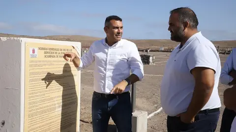 Oswaldo Betancort y Samuel Martín visitando el Camping de Papagayo.