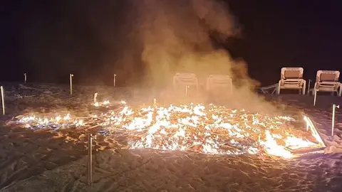 Imagen de las hamacas totalmente calcinadas