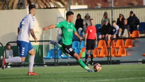 Imagen de uno de los lances del encuentro