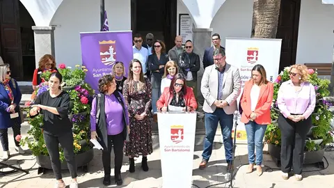 Acto con motivo del 8M en San Bartolomé.