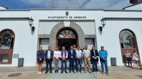 Imagen de los integrantes del Gobierno y de la oposición durante el minuto de silencio.