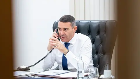 Oswaldo Betancort en su despacho.