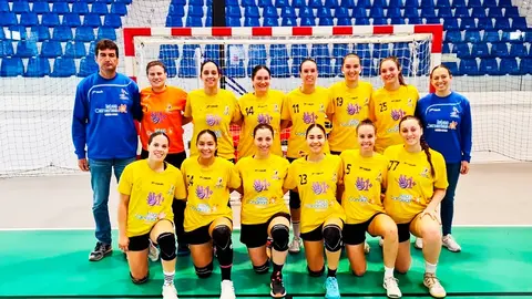 Jugadoras y cuerpo técnico del BM Puerto del Carmen.