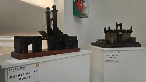 Exposición de maquetas de piedra.