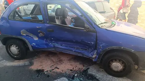 Imagen de cómo quedó uno de los vehícuos siniestrados