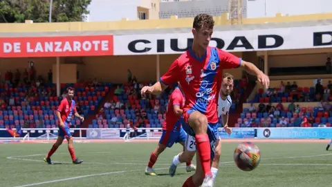 Imagen de una de las jugadas del encuentro