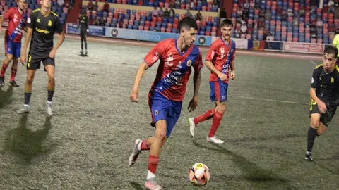 Una de las jugadas del encuentro.