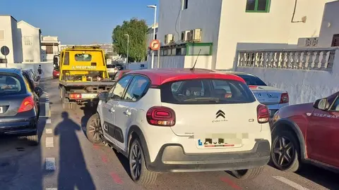 Vehículo colisionado en Playa Honda.
