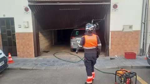 Imagen del momento en el que tuvieron que actuar los bomberos