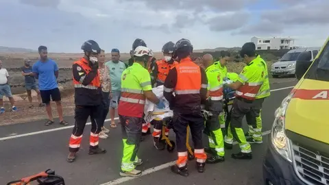 Momento del traslado del herido