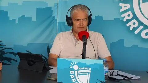 José Juan Cruz en el estudio del programa Entre Barrios.