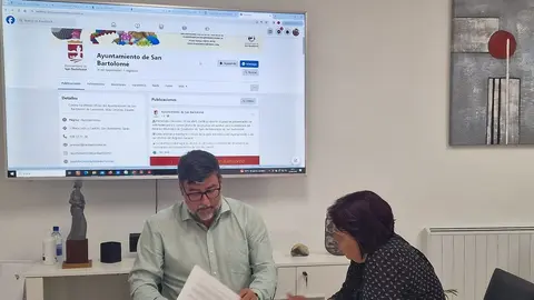 Isidro Pérez junto a Alma González.