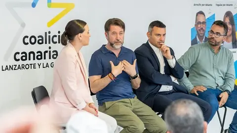 Carlos Alonso junto a Oswaldo Betancort en la presentación de su candidatura a las elecciones para el Parlamento Europeo.