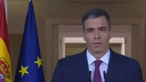 Pedro Sánchez durante su comparecencia anunciando que continua en el Gobierno de España.
