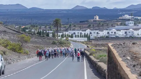 Caminata de mayores en Yaiza.