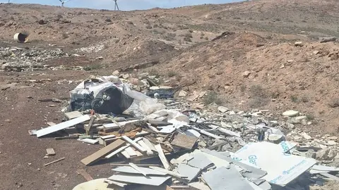 Imagen de los restos de obra detectados por los vecinos.