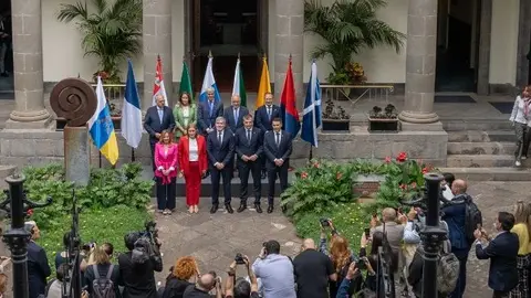 Imagen del encuentro mantenido entre los presidentes de Cabildo y los responsables del Ejecutivo canario este martes en Tenerife.
