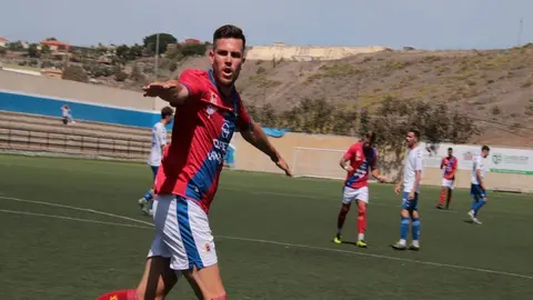 Imagen de uno de los jugadores celebrando uno de los goles del encuentro
