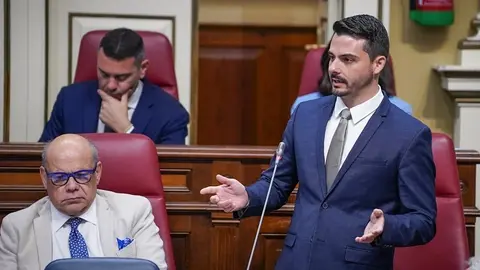 David Toledo en el Parlamento de Canarias.