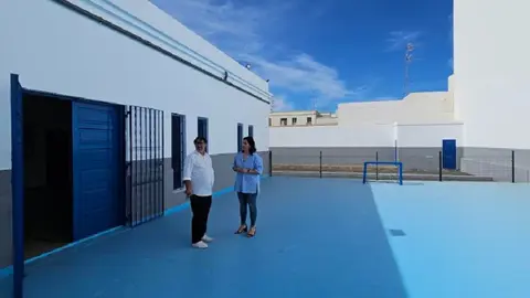 La concejal de Cultura visitando la obra recién terminada. 