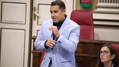 Yone Caraballo en una pregunta parlamentaria