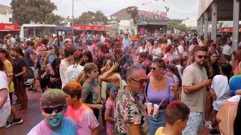 Fiestas de colores de Uga.
