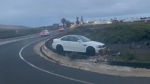 Imagen del estado del vehículo encontrado en la rotonda del Monumento al Campesino.