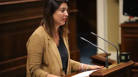 Yaiza López Landi en el Parlamento de Canarias.