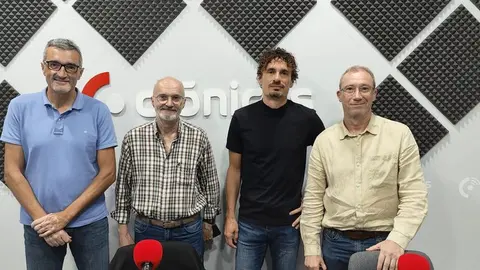 Marci Acuña, Alejandro González, Alby Ramírez y Manuel Hernández en el estudio de Crónicas Radio.